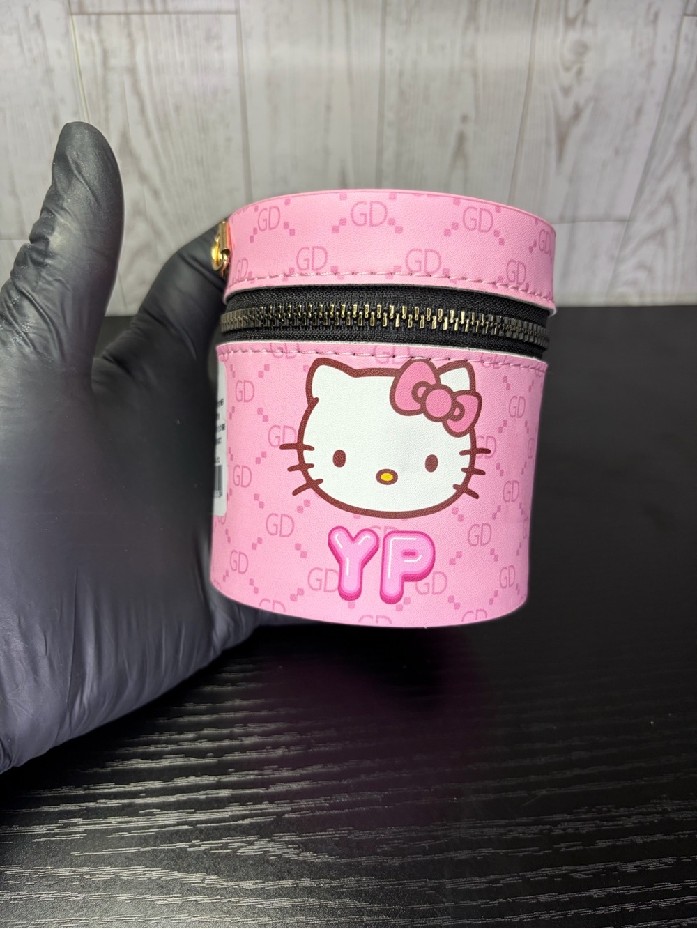 NEW! Hello Kitty 20pcs Lip Gloss Set With Cute Travel Pouch W/Pearl Carry Strap